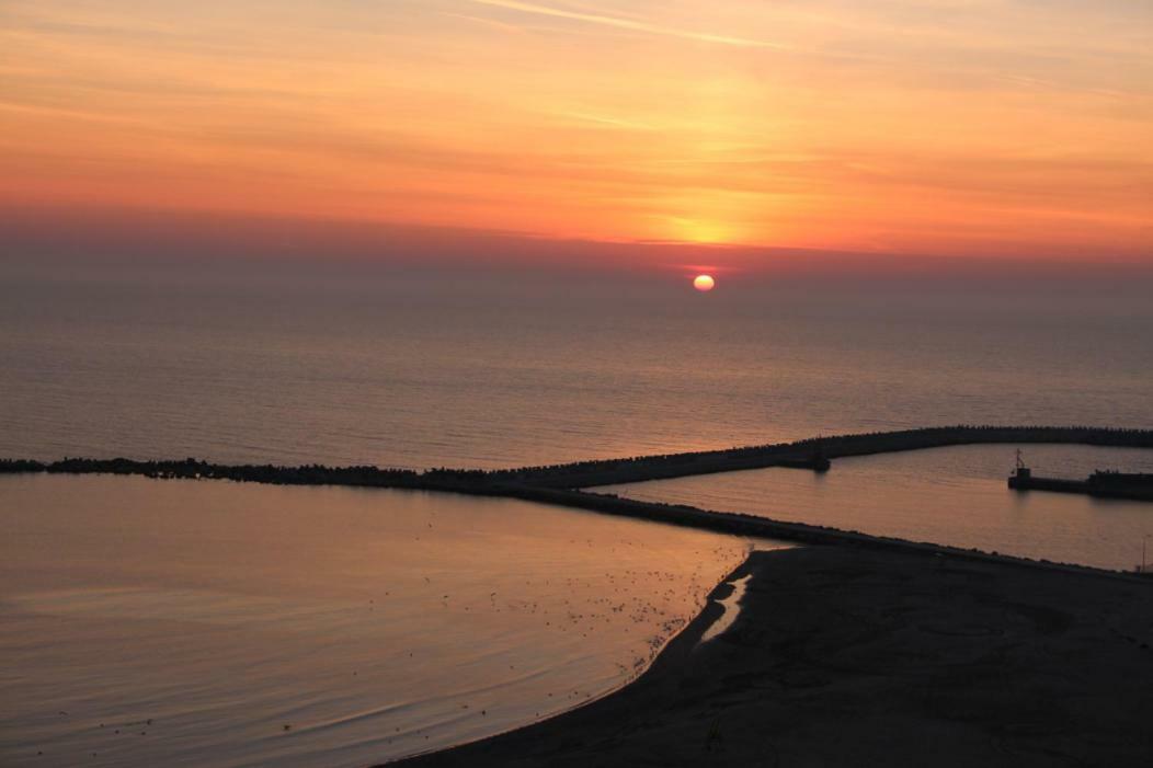 Faleza Nord Sea View Apartment コンスタンツァ エクステリア 写真